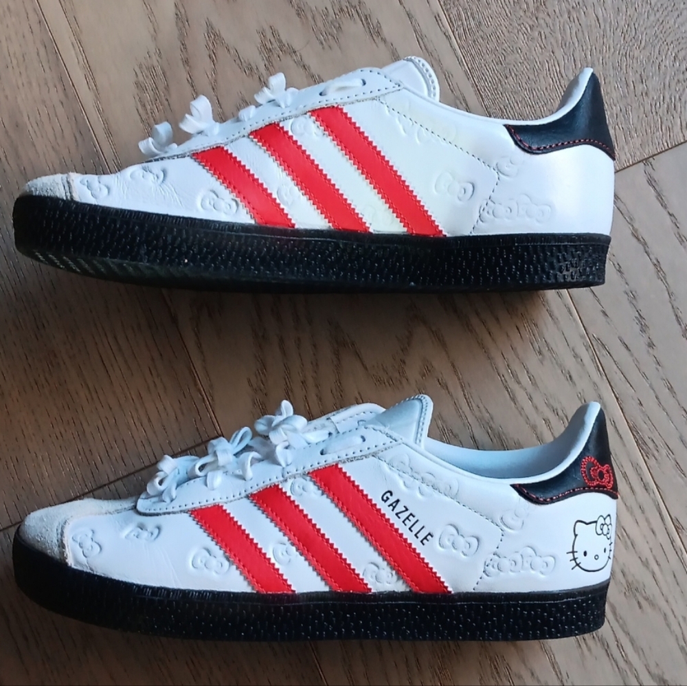 NEW HELLO KITTY Limited Edition Adidas Gazelle Size 4Y or 6-6.5 W - Picture 7 of 13